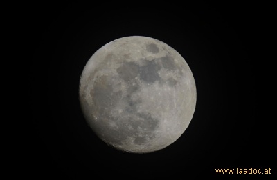 Mond am 29. März 2010